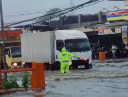 Hujan Deras, Jalan Nasional di Ngoro Mojokerto Kembali Terendam Banjir